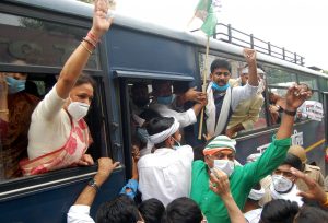 People's pain due to rising petrol and diesel prices, Congress protest (2)