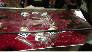 In an attempt to rob the jewelers shop in Gharaunda, miscreants opened fire on the shopkeeper
