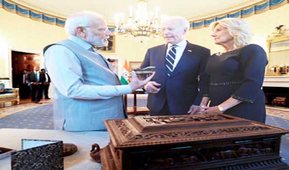 PM Modi US Visit: Joe Biden की पत्नी को PM Modi ने गिफ्ट में दिया 7.5 कैरेट का ग्रीन डायमंड