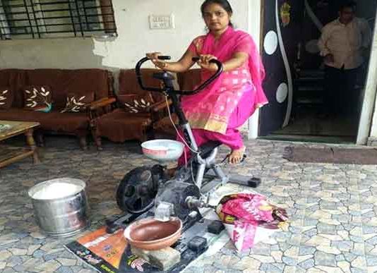 जुगाड़: कसरत के साथ-साथ गेहूं पिसाई भी Jugaad