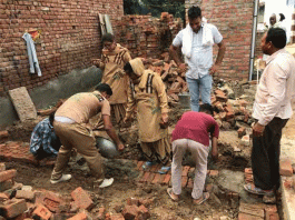 Sadh Sangat of Barara block extended help under the Ashiana campaign