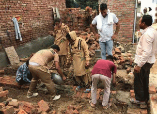 Sadh Sangat of Barara block extended help under the Ashiana campaign