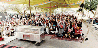 Case of murder of Manohar Lal Insan Sadh Sangat sitting on dharna for the second day, meeting with administration failed