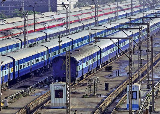 Railways stopped 8 shatabdi, 2-2 Rajdhani, Duronto trains