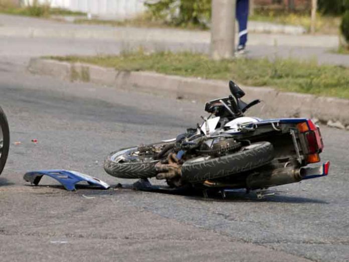 Car-collided-with-motorcycle sachkahoon