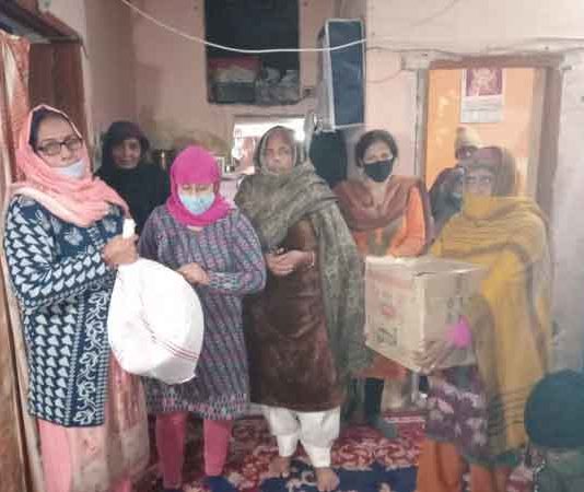 Ration given to the needy family in Ambala sachkahoon