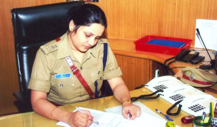 IPS D Roopa